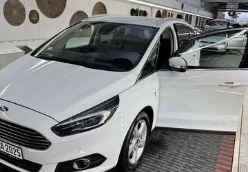Ford S-Max 121.550 km 18.699 &euro; Duisburg 47053