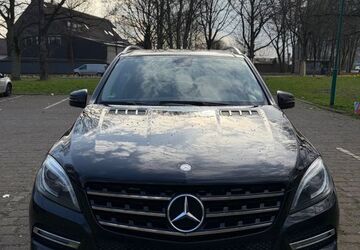 Mercedes-Benz ML 350 345.000 km 12.700 &euro; Duisburg 47249