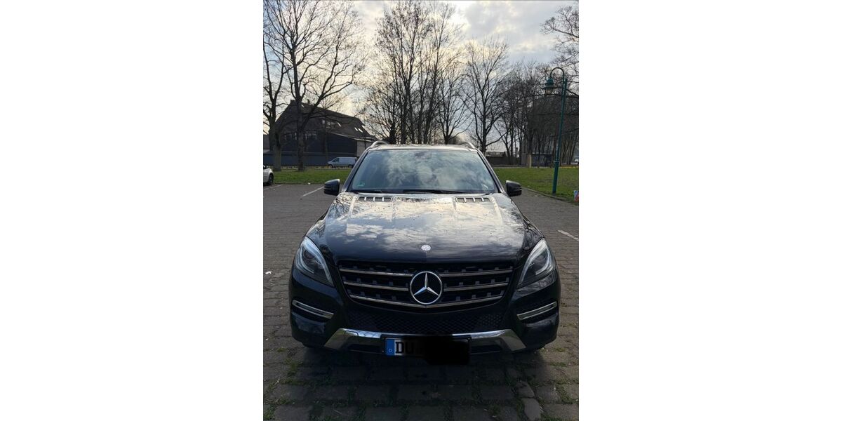Mercedes-Benz ML 350 345.000 km 12.700 &euro; Duisburg 47249