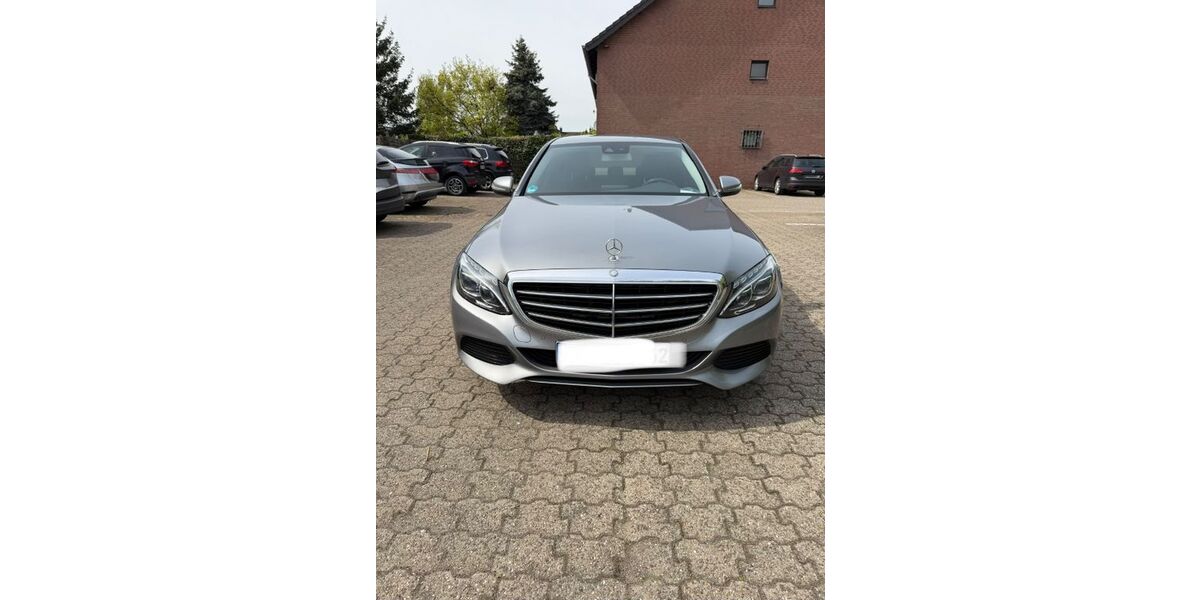 Mercedes-Benz C 220 138.500 km 14.400 &euro; Duisburg 47198