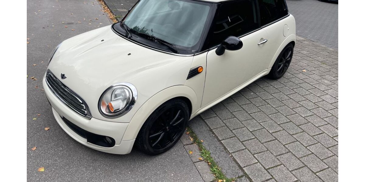 Mini ONE 102.000 km 4.299 &euro; Duisburg 47226