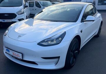 Tesla Model 3 59.600 km 32.900 &euro; Bochum 44803