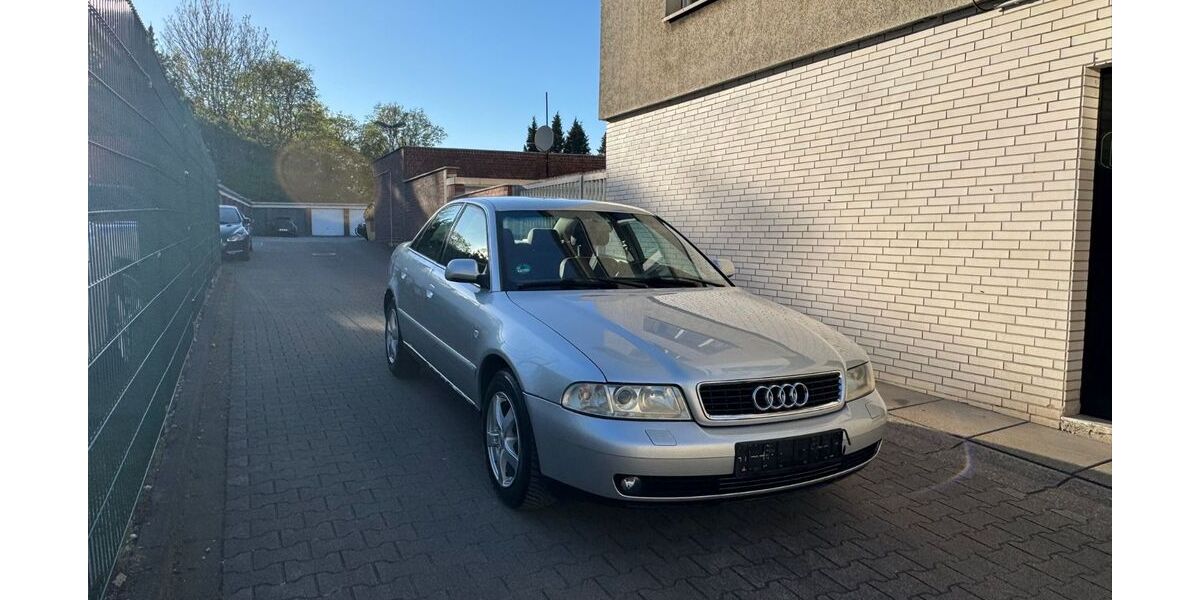 Audi A4 136.000 km 5.000 &euro; Essen 45143