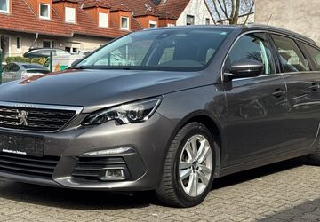 Peugeot 308 124.300 km 8.900 &euro; Essen 45327