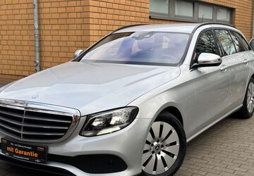 Mercedes-Benz E 220 70.455 km 25.850 &euro; Essen 45326
