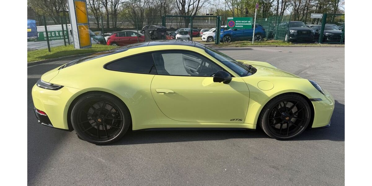 Porsche 992 6.500 km 179.490 &euro; Dinslaken 46537