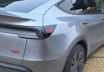 Tesla Model Y 25.000 km 52.500 &euro; Essen, Stadt 45357