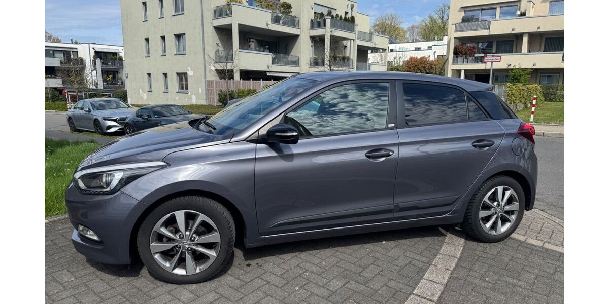Hyundai i20 64.400 km 10.990 &euro; Bochum 44799