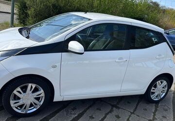 Toyota Aygo (X) 125.000 km 6.500 &euro; Duisburg 47259