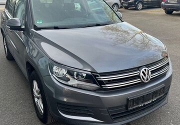 VW Tiguan 93.000 km 8.999 &euro; Recklinghausen 45663