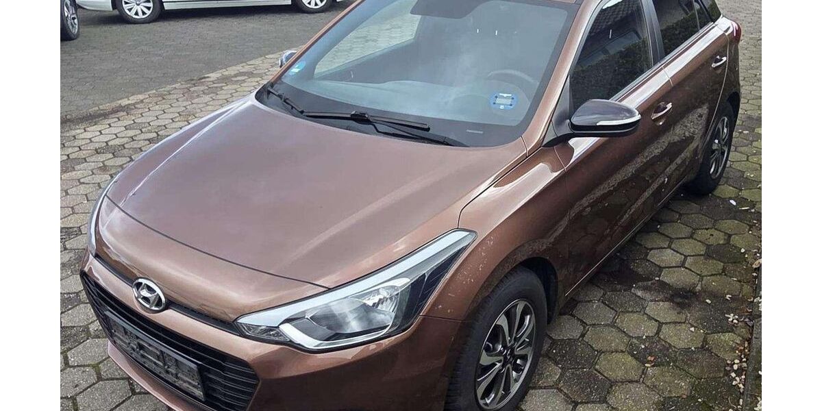 Hyundai i20 73.800 km 8.490 &euro; Raesfeld-Erle 46348
