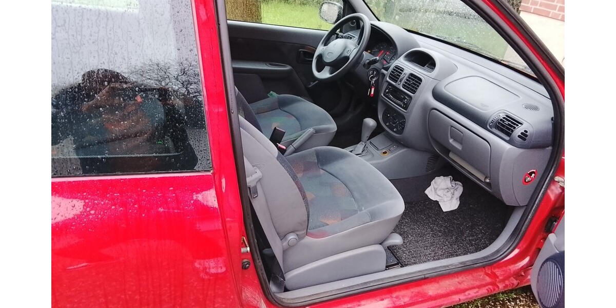 Renault clio 86.000 km 2.750 &euro; Wesel 46483