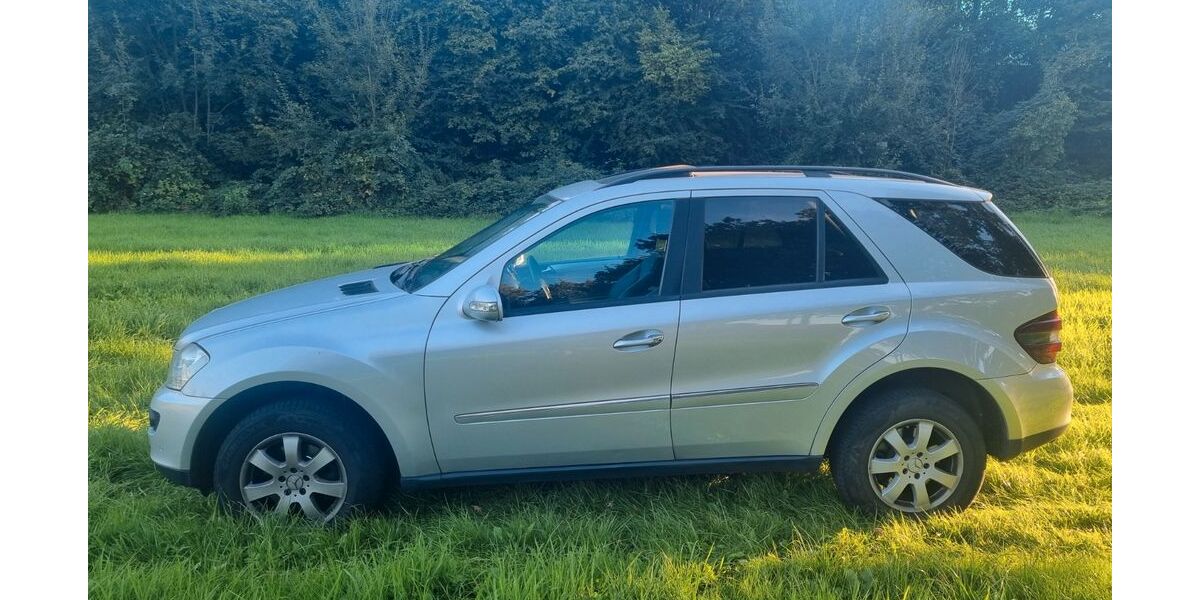Mercedes-Benz ML 350 235.000 km 7.500 &euro; Gelsenkirchen 45894