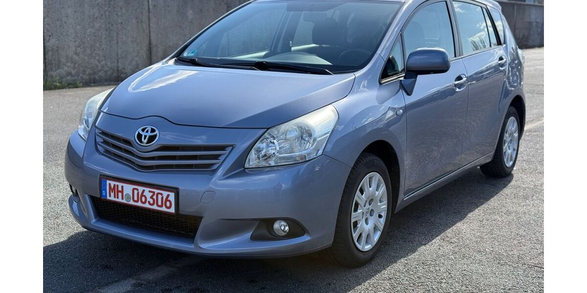 Toyota Verso 86.000 km 7.900 &euro; Mülheim an der Ruhr 45479