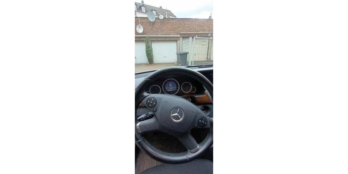 Mercedes-Benz E 200 177.000 km 12.500 &euro; Gelsenkirchen 45879