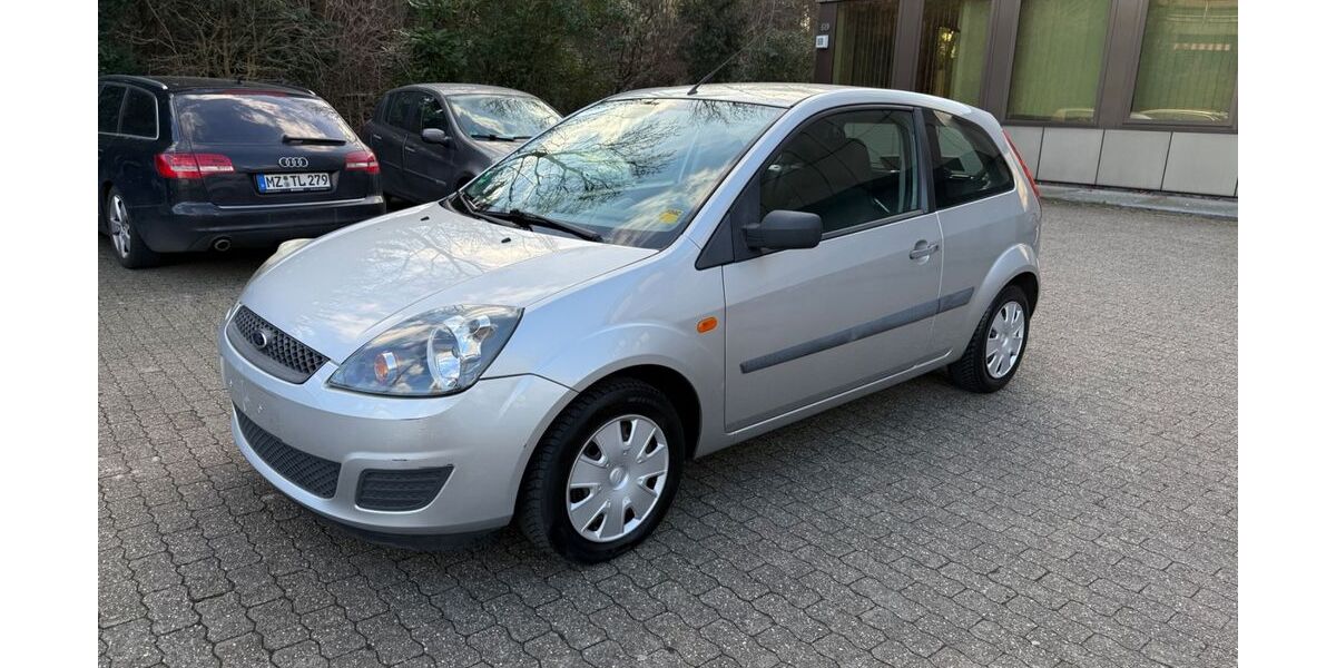 Ford Fiesta 100.000 km 2.799 &euro; Duisburg 47058