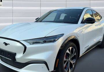 Ford Mustang Mach-E 21.700 km 39.990 &euro; Duisburg 47057