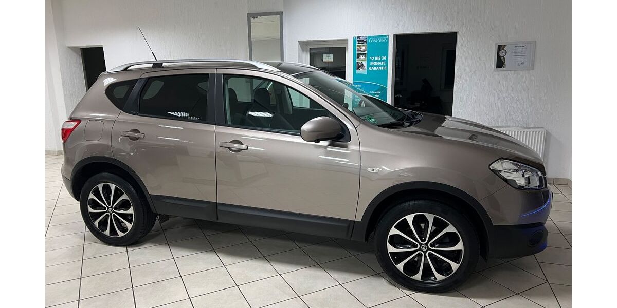 Nissan Qashqai 51.998 km 9.499 &euro; Voerde 46562