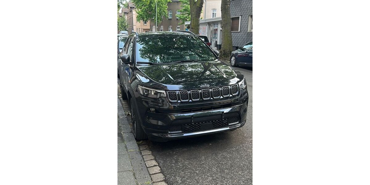 Jeep Compass 53.000 km 22.000 &euro; Duisburg 47166
