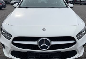 Mercedes-Benz A 180 52.628 km 19.590 &euro; Duisburg 47169