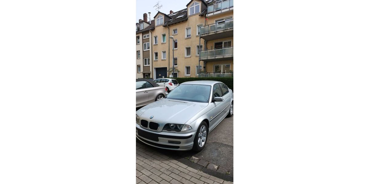 BMW 320 161.000 km 4.799 &euro; Essen 45128