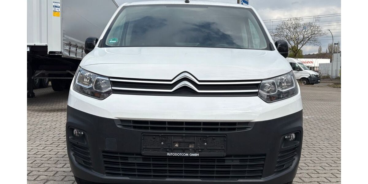 Citroen Berlingo 135.780 km 9.990 &euro; Duisburg 47055