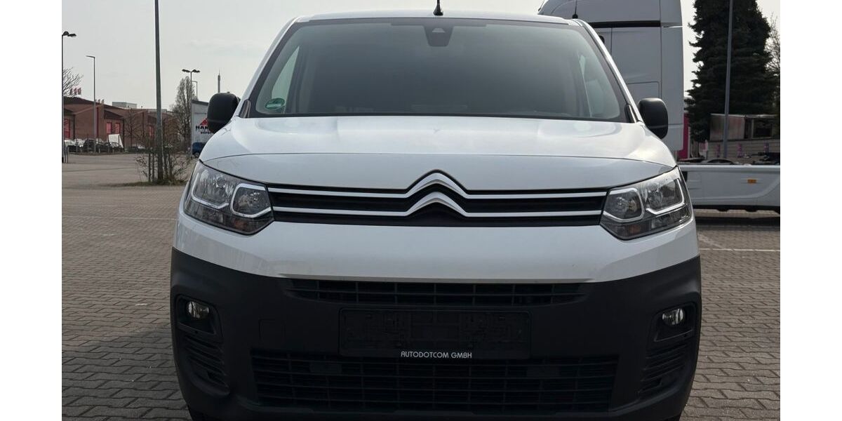 Citroen Berlingo 147.580 km 9.990 &euro; Duisburg 47055