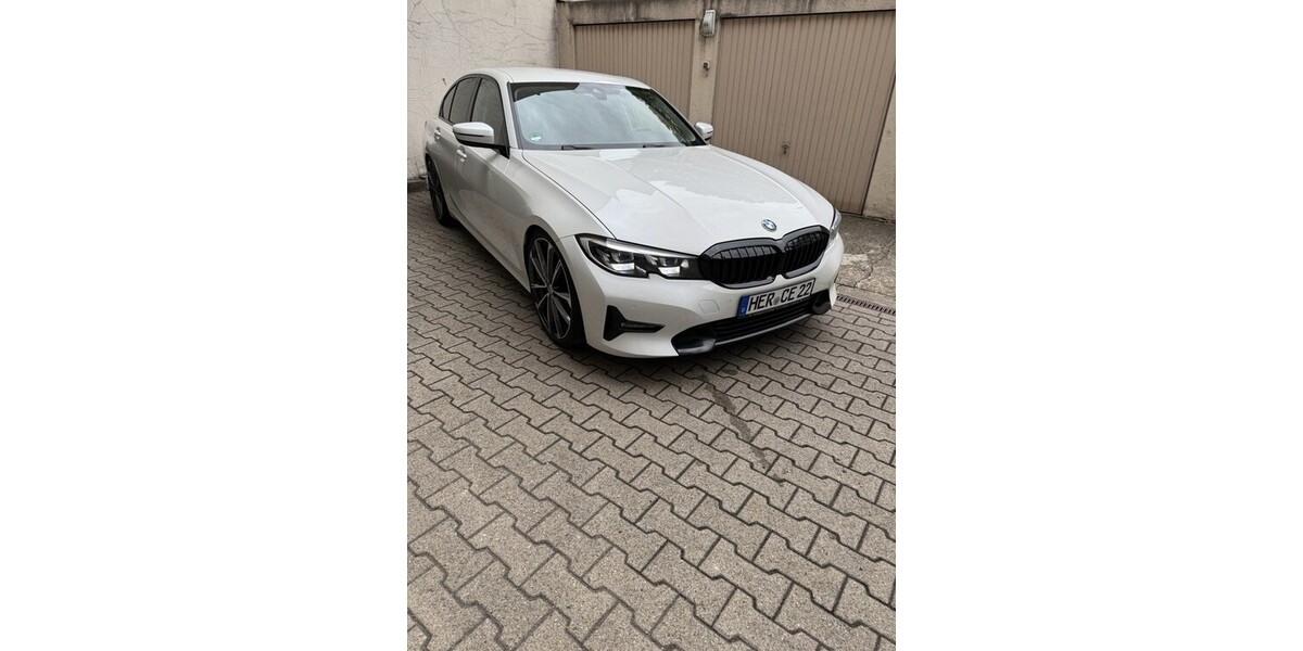 BMW 330i 61.300 km 33.500 &euro; Herne 44623
