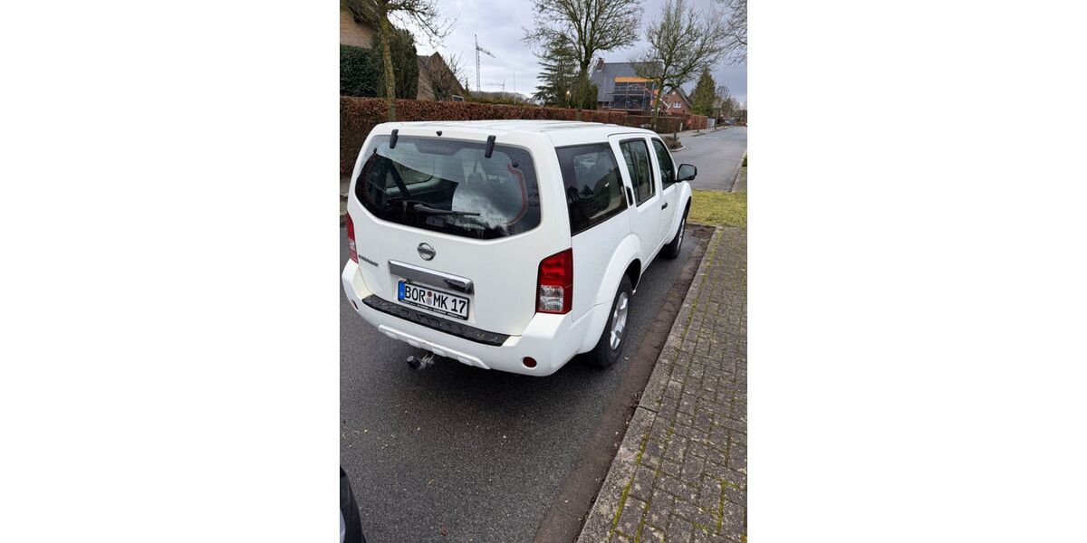 Nissan Pathfinder 204.535 km 6.900 &euro; Borken 46325